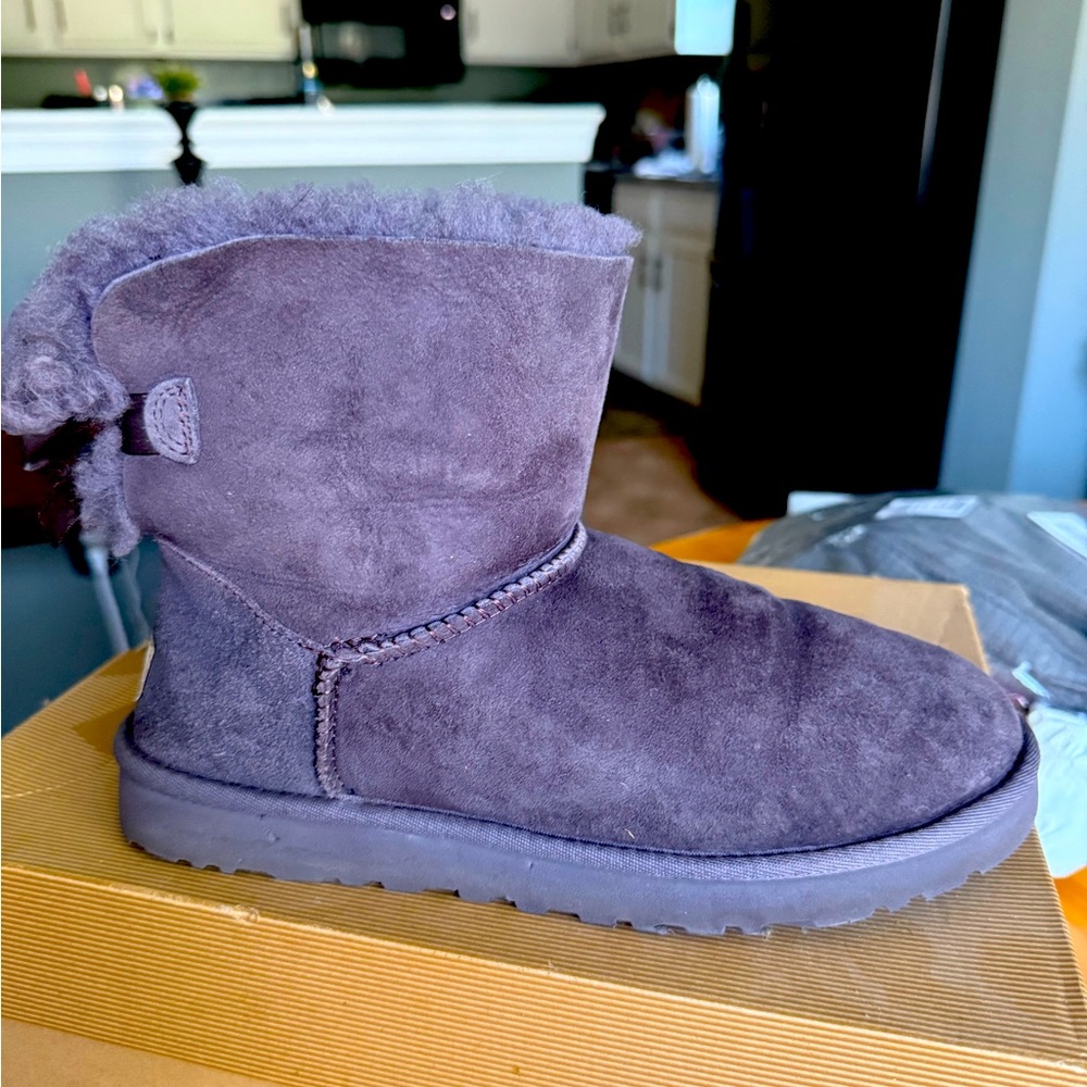 💜 UGG Purple classic mini boots 💜